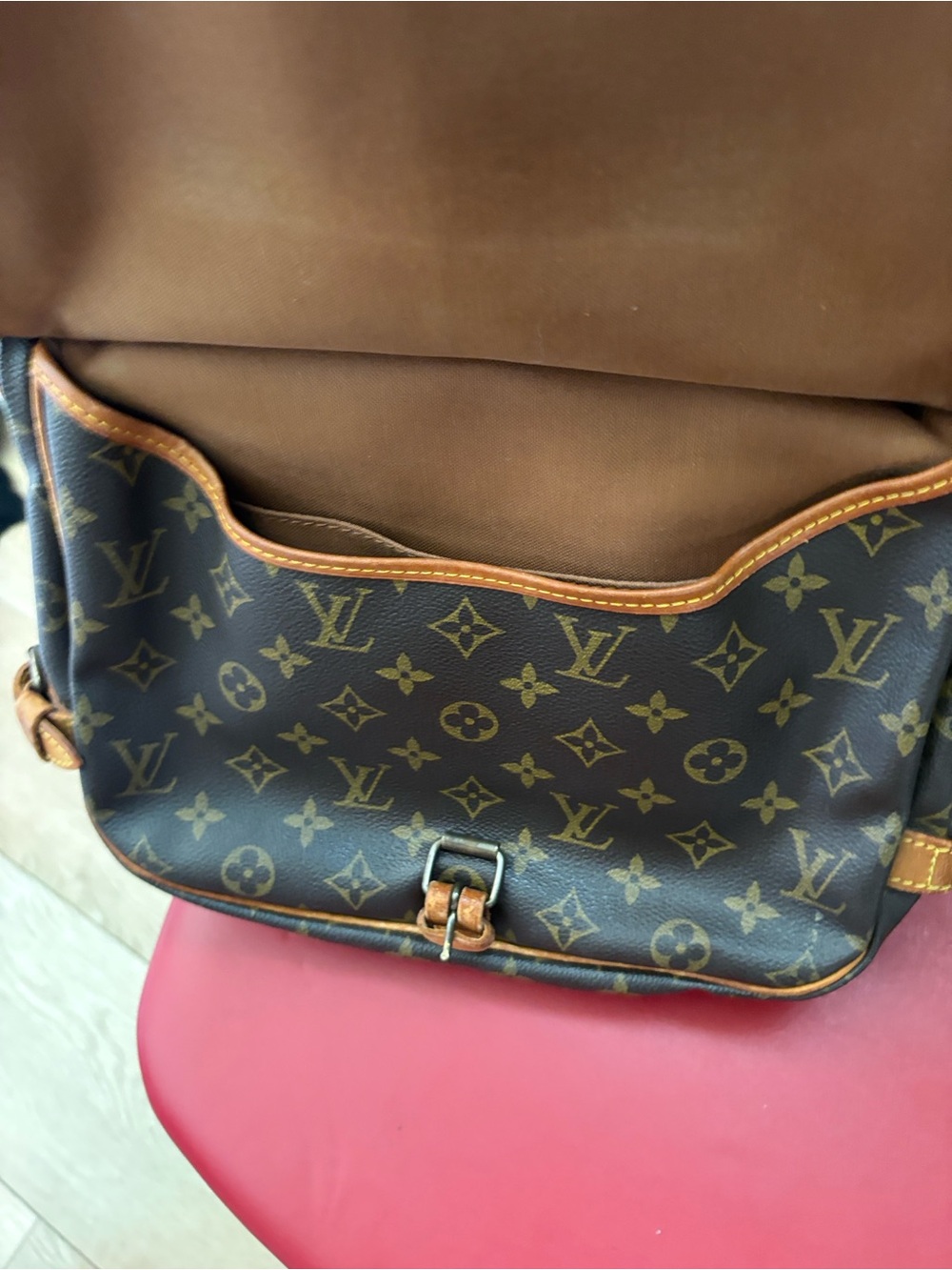 Louis Vuitton Monogram Canvas Messenger Bag with Vachetta Trim unisex - Picture 12 of 15